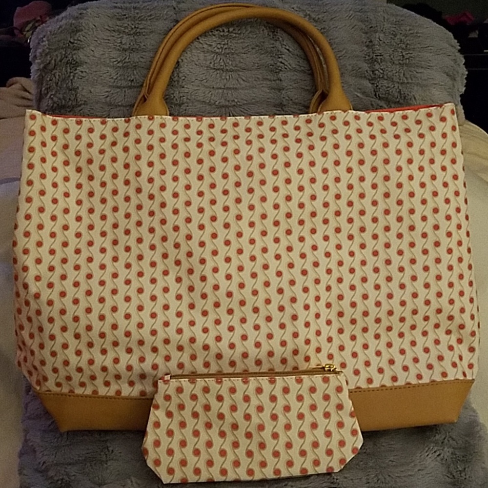Estee Lauder Tote w/Matching Pouch. NWOT